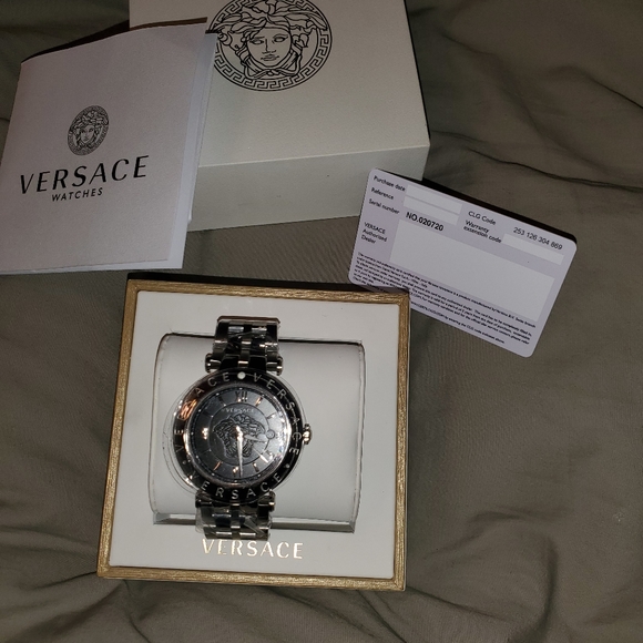 Versace V-Race - Picture 4 of 4